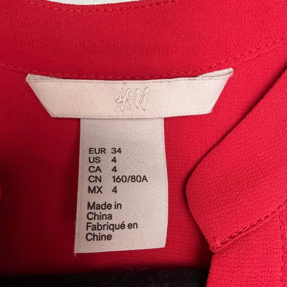 H&M Blouse Womens Sz 4  Red Pintuck‎ Pleated 3/4 Sleeve Top Office Siren Office - Picture 10 of 12